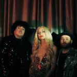 Cannons σε καλλιτεχνική εικόνα για το Everything Glows με dreamy αισθητική