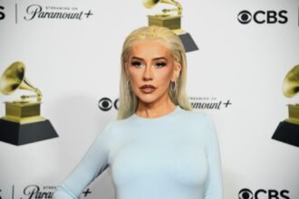 Christina Aguilera σε γύρισμα στο Crazy Horse του Παρισιού για το εορταστικό project “My Kind of Christmas”