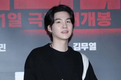 SUGA των BTS σε καμπάνια Samsung Galaxy Buds4 Pro