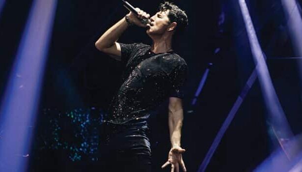 Sakis Rouvas kai Natassa Theodoridou sti skini meta to aporopto me to panteloni