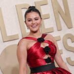 Selena Gomez μιλά ειλικρινά στους θαυμαστές της για τη φωνή και την εμφάνισή της