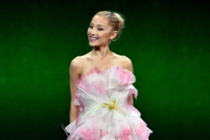 Ariana Grande 2018 oversized ρούχα Νέα Υόρκη