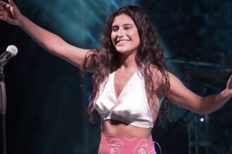 Μαρίνα Σπανού τραγουδά Λιόλιου σε συναυλία – viral στιγμή με το κοινό