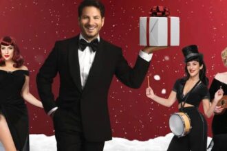 Γιώργος Περρής τραγουδά στο Δημοτικό Θέατρο Πειραιά — «Χριστούγεννα στην Αθήνα» live album