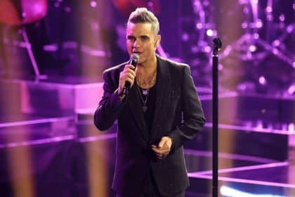 Ο Robbie Williams σε πρόσφατη εμφάνιση, μιλώντας για επιτυχία και ψυχική υγεία