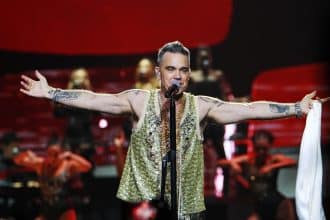 Robbie Williams σε πάρτι εμπνευσμένο από τα 80s με τη σύζυγό του Ayda Field