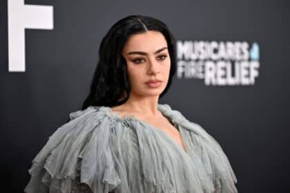 Charli XCX παρουσιάζει το The Moment στο Sundance 2026