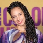 Alicia Keys 25 χρόνια μετά το Fallin’ που έφτασε στο No.1 και κέρδισε Grammy