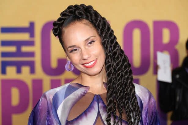 Alicia Keys 25 χρόνια μετά το Fallin’ που έφτασε στο No.1 και κέρδισε Grammy