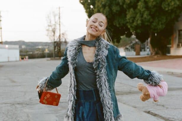 Η Ariana Grande στα MTV Video Music Awards 2025 – έμπνευση για το άλμπουμ “Rockabye Baby!”