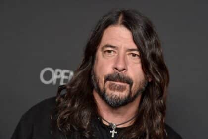 Dave Grohl σε εμφάνιση μετά την προσωπική κρίση και τις 430 συνεδρίες ψυχοθεραπείας