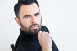 Ο Γιώργος Παπαδόπουλος στο εξώφυλλο του νέου του τραγουδιού Έρωτας Είσαι