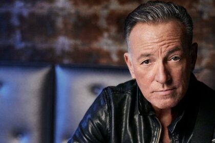 Bruce Springsteen στη σκηνή του New Jersey στέλνει μήνυμα για το ICE και τη Μινεάπολη