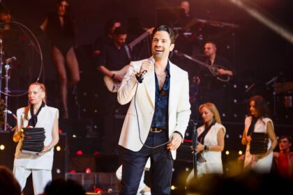 Ο Κωνσταντίνος Αργυρός πριν την εμφάνιση στη Λευκωσία μετά την έκρηξη