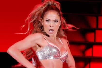 Η Jennifer Lopez κατά τη διάρκεια συνέντευξης μιλά για τον Bad Bunny