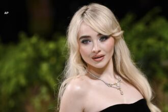 Sabrina Carpenter σε teaser του House Tour μαζί με Madelyn Cline και Margaret Qualley σε σκηνή με αυτοκίνητο