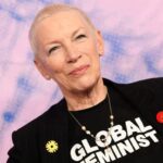 Annie Lennox – από το λεωφορείο του Λονδίνου στη διεθνή δόξα της μουσικής