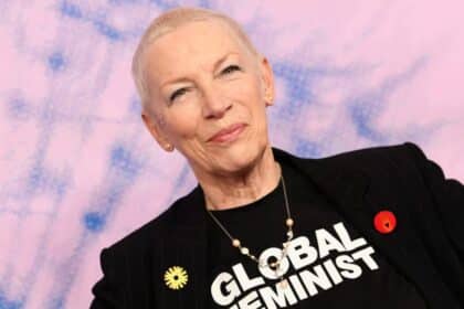 Annie Lennox – από το λεωφορείο του Λονδίνου στη διεθνή δόξα της μουσικής