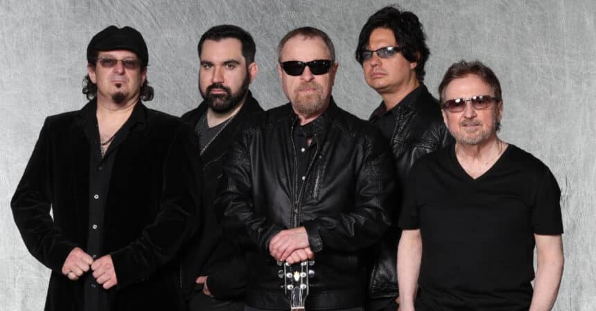 Blue Öyster Cult επί σκηνής σε συναυλία, αντιδρούν για τη χρήση του Don’t Fear The Reaper από τον Donald Trump