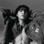Jungkook των BTS ποζάρει για τη νέα καμπάνια της Calvin Klein με tattoos, abs και denim look από τον Mert Alas