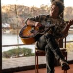 Jeremy Allen White διασκευάζει τραγούδια του Bruce Springsteen