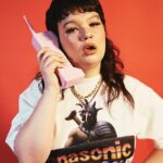 Lola Young, Messy, Carter Lang, δικαστική υπόθεση, pop τραγούδια, μουσική
