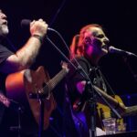 Οι Πυξ Λαξ επί σκηνής με τον Γιάννη Ζουγανέλη και τον Δημήτρη Σταρόβα σε μια βραδιά «Για τις παλιές αγάπες»