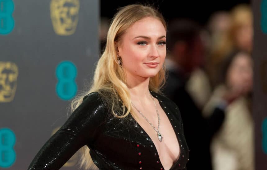 Sophie Turner και Chris Martin σε φημολογούμενη νέα σχέση στο Λονδίνο