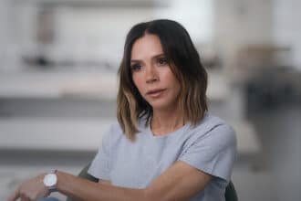 Η Victoria Beckham μιλά για την πιθανή επανένωση των Spice Girls και αναστατώνει τους φανς