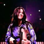 Η Billie Eilish στη σκηνή κατά τη διάρκεια της περιοδείας Hit Me Hard and Soft Tour 2025