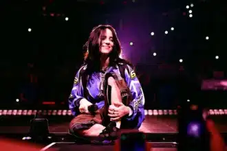 Billie Eilish στέλνει δώρα στη fan της μετά τη συναυλία στο Μαϊάμι