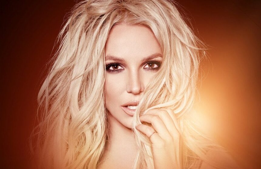 Britney Spears φωτογραφία με άλογο, φυσικό φως, συμβολισμός ελευθερίας