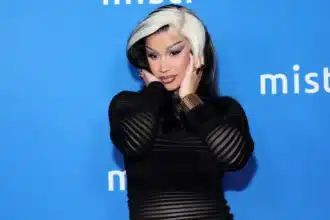 Cardi B μιλά στους fans της για την κρίση και ζητά συγγνώμη