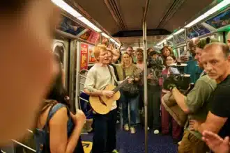 Ed Sheeran στους δρόμους της Νέας Υόρκης στο One Shot With Ed Sheeran για το Netflix
