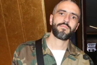 Ο ΛΕΞ στη σκηνή του Βερολίνου κατά τη sold out συναυλία του