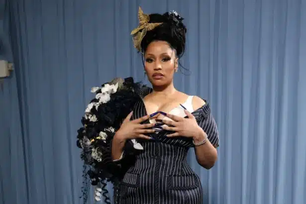 Nicki Minaj στο Met Gala 2025 με εντυπωσιακή ροζ τουαλέτα και δήλωση «Billionaire Barbie Era»