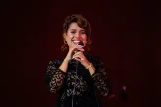 RAYE, Ivors Academy, δημιουργοί, μουσική βιομηχανία, τραγουδοποιοί, δικαιοσύνη
