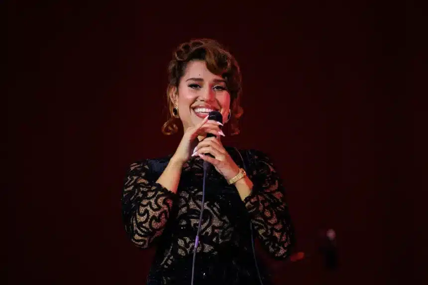 RAYE, Ivors Academy, δημιουργοί, μουσική βιομηχανία, τραγουδοποιοί, δικαιοσύνη