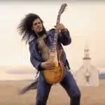 Slash με κιθάρα Les Paul παίζει το Sweet Child O’ Mine ζωντανά