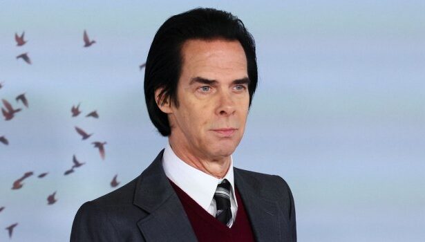 Nick Cave ακούει το άλμπουμ Getting Killed των Geese και μιλά για απόλυτη ευτυχία