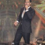 Ο Πέτρος Ιακωβίδης συγκινημένος μιλά για τη μουσική και τους θαυμαστές του