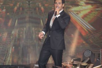 Ο Πέτρος Ιακωβίδης συγκινημένος μιλά για τη μουσική και τους θαυμαστές του