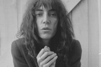 Patti Smith: Το «Bread of Angels» αποκαλύπτει τη ζωή πίσω από τη θρυλική καλλιτέχνιδα