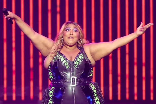 Lizzo μιλά ανοιχτά για το body positivity και την κοινωνική πίεση γύρω από το σώμα