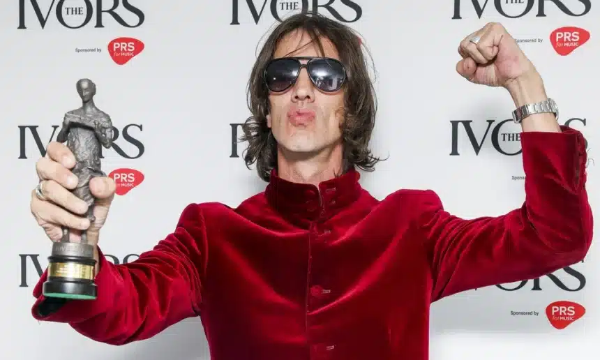 Richard Ashcroft ζητά από τον βασιλιά Κάρολο να χρίσει ιππότες τους Liam και Noel Gallagher