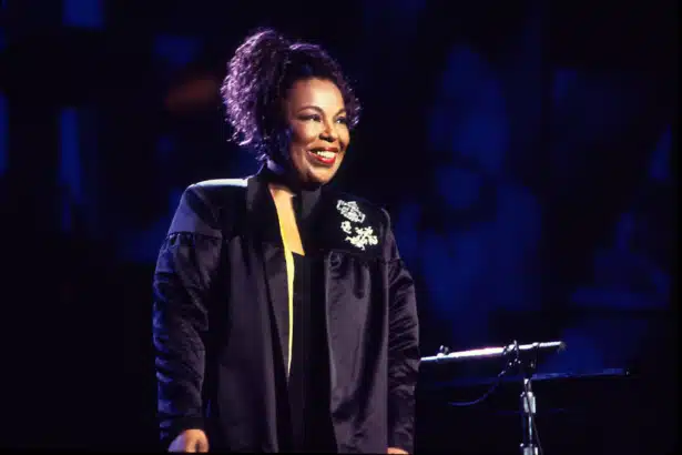 Roberta Flack στη σκηνή – η ζωή της γίνεται biopic και ντοκιμαντέρ