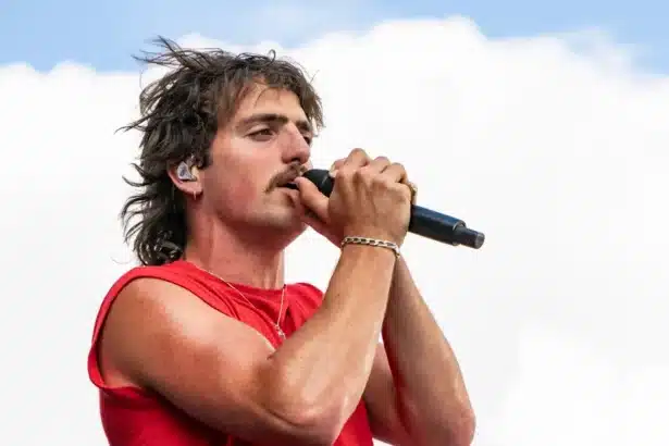 Benson Boone αστειεύεται για τη μη υποψηφιότητα του τραγουδιού του στα Grammy 2026