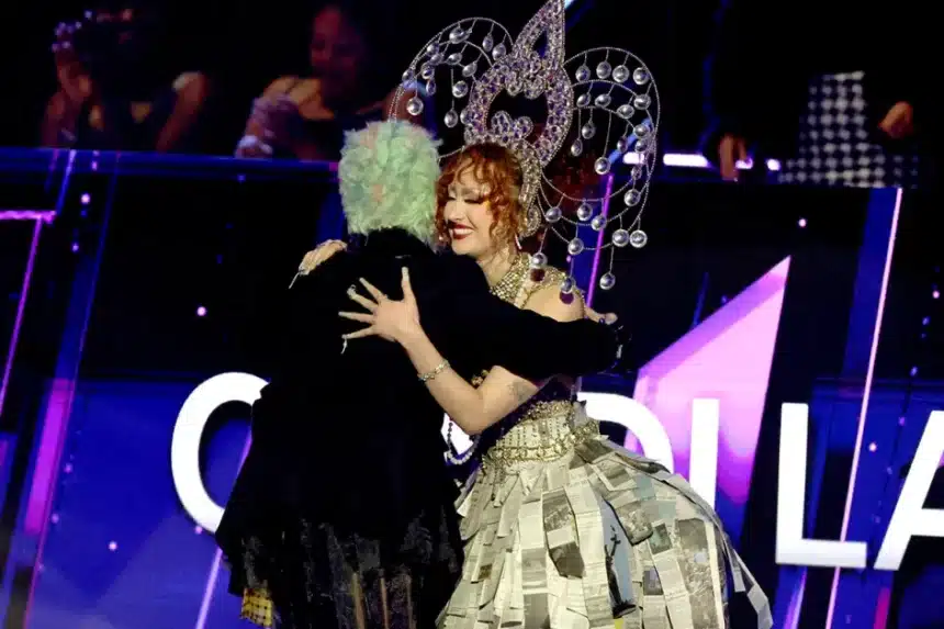 Chappell Roan απονέμει στη Cyndi Lauper το βραβείο Rock & Roll Hall of Fame 2025