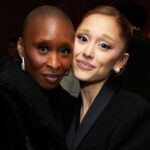 Cynthia Erivo και Ariana Grande στο κόκκινο χαλί του Wicked: For Good στη Σιγκαπούρη
