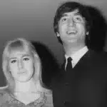 John Lennon και Cynthia Lennon μαζί στο Λίβερπουλ πριν τη δόξα των Beatles